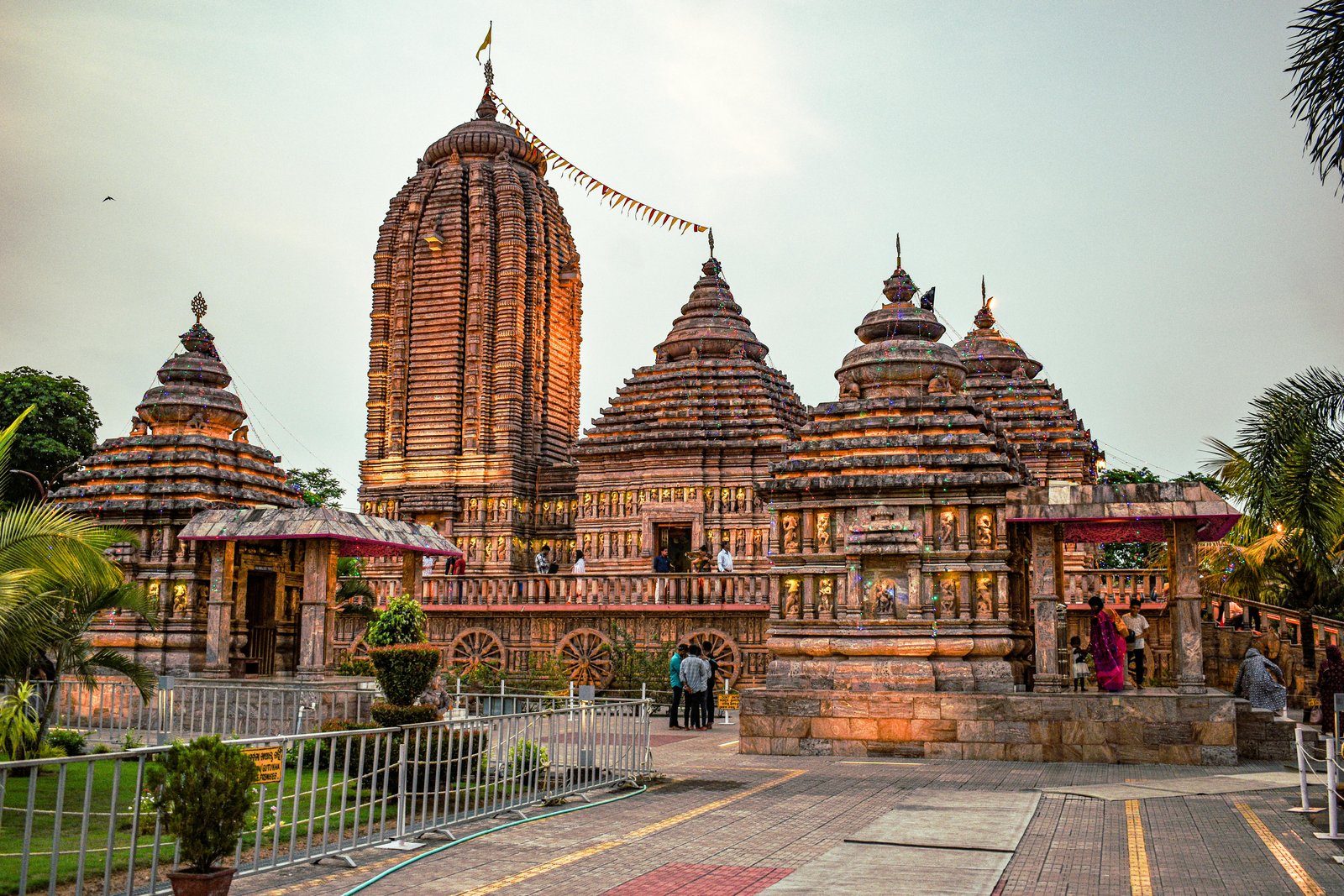 Puri Beach and Jagannath Temple travel guide